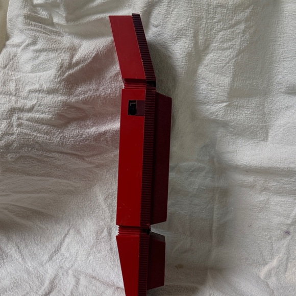 Red Merlin Handheld Console - Picture 6 of 13